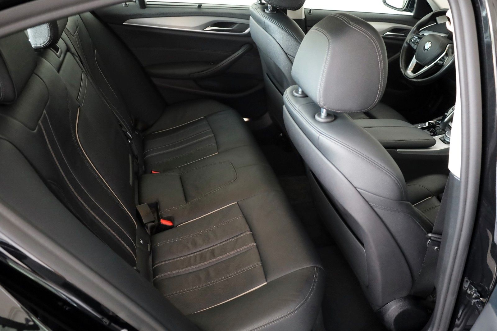 Fahrzeugabbildung BMW 530 e xDrive Luxury ,Leder,Navi,LED,Kamera,AHK e