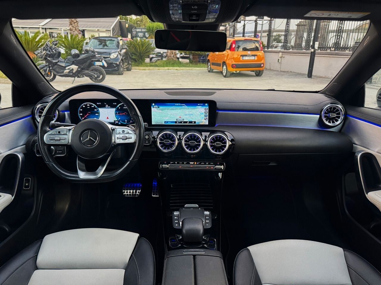 Mercedes-Benz CLA 200 d Coupe Premium AMG TETTO imagem 2