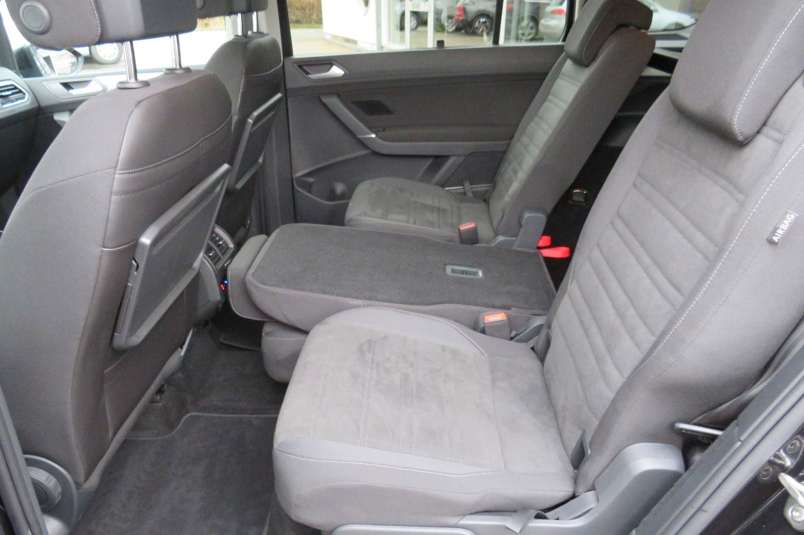 Fahrzeugabbildung Volkswagen Touran Comfort DSG AHK 7-SITZE KAMERA LED 1.H