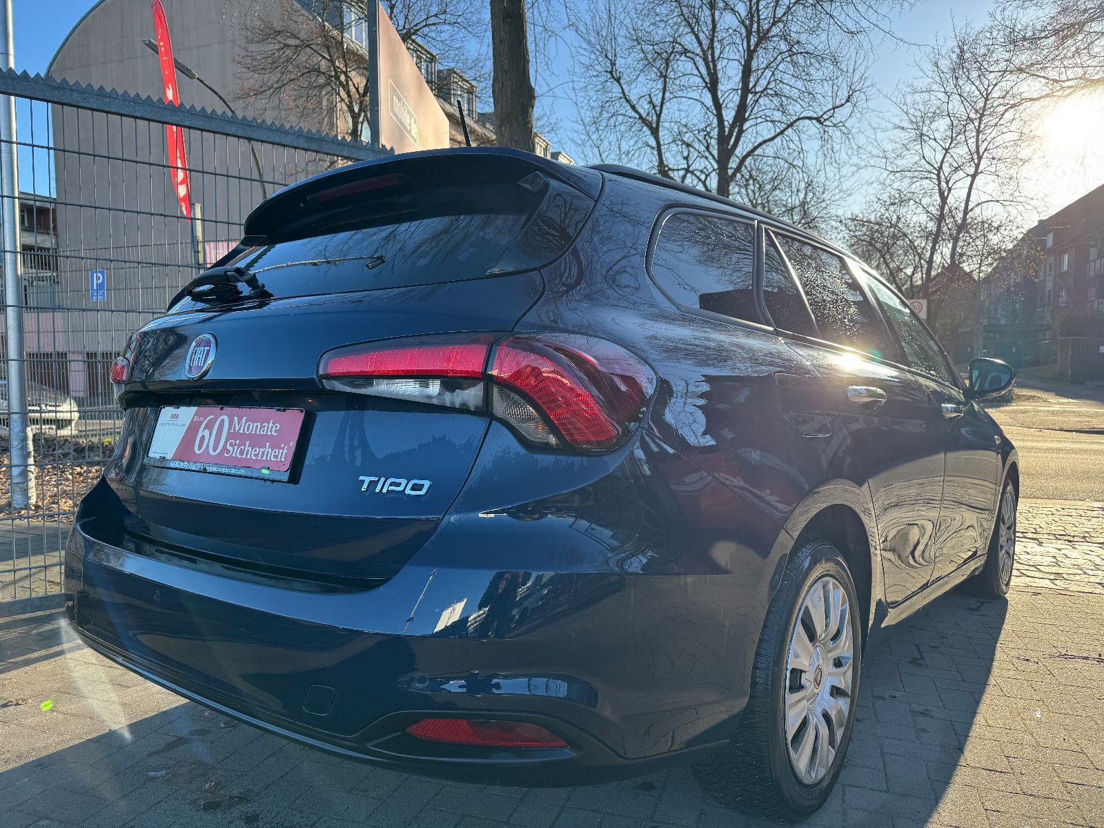 Fahrzeugabbildung Fiat Tipo 1.4 Easy*TEMPO*LED*KLIMA*SHZ*PDC*BT*DAB