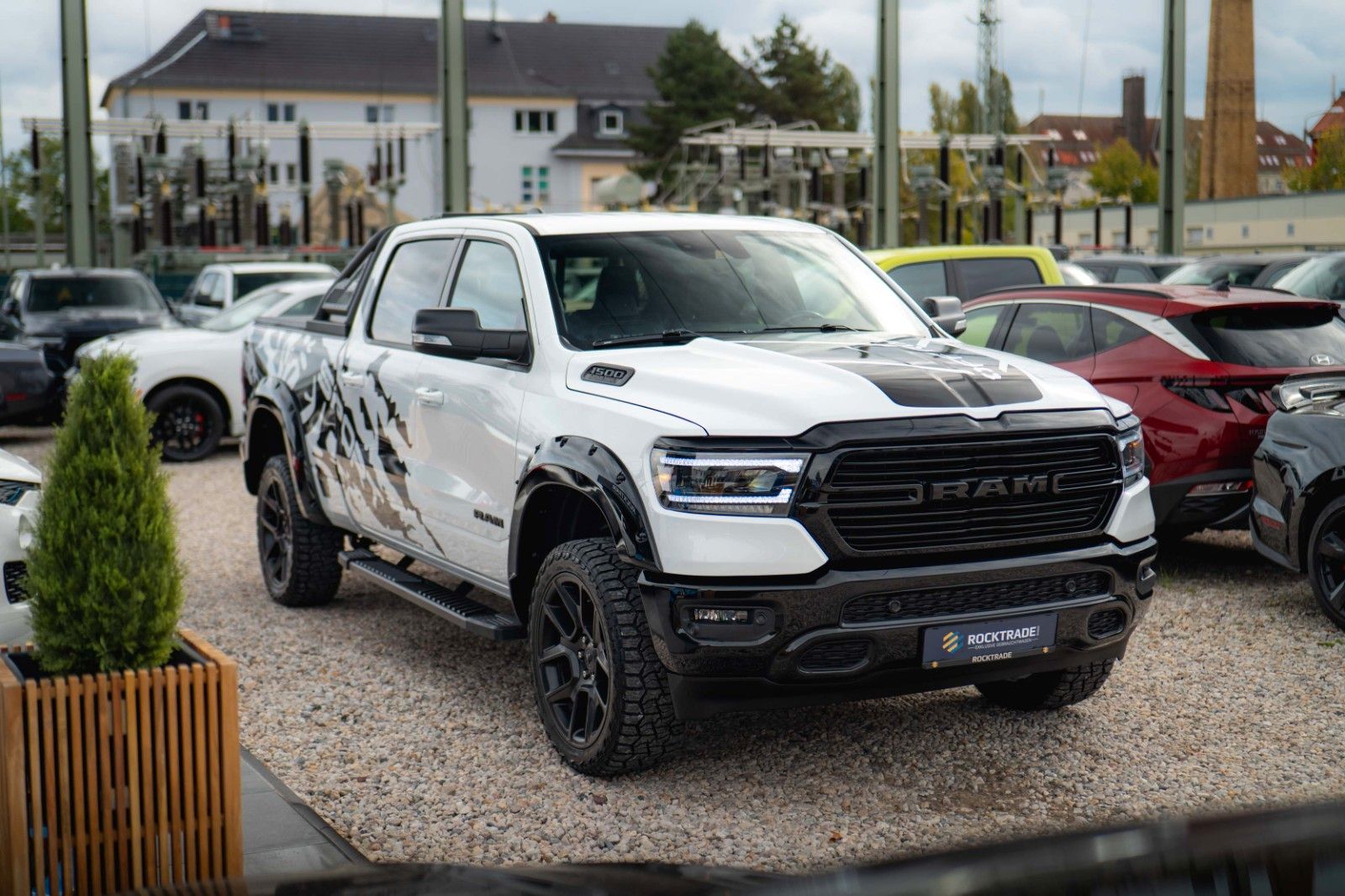 Fahrzeugabbildung Dodge RAM 5.7 V8 HEMI 4x4 OFFROAD LONGBED AXLE LOCK