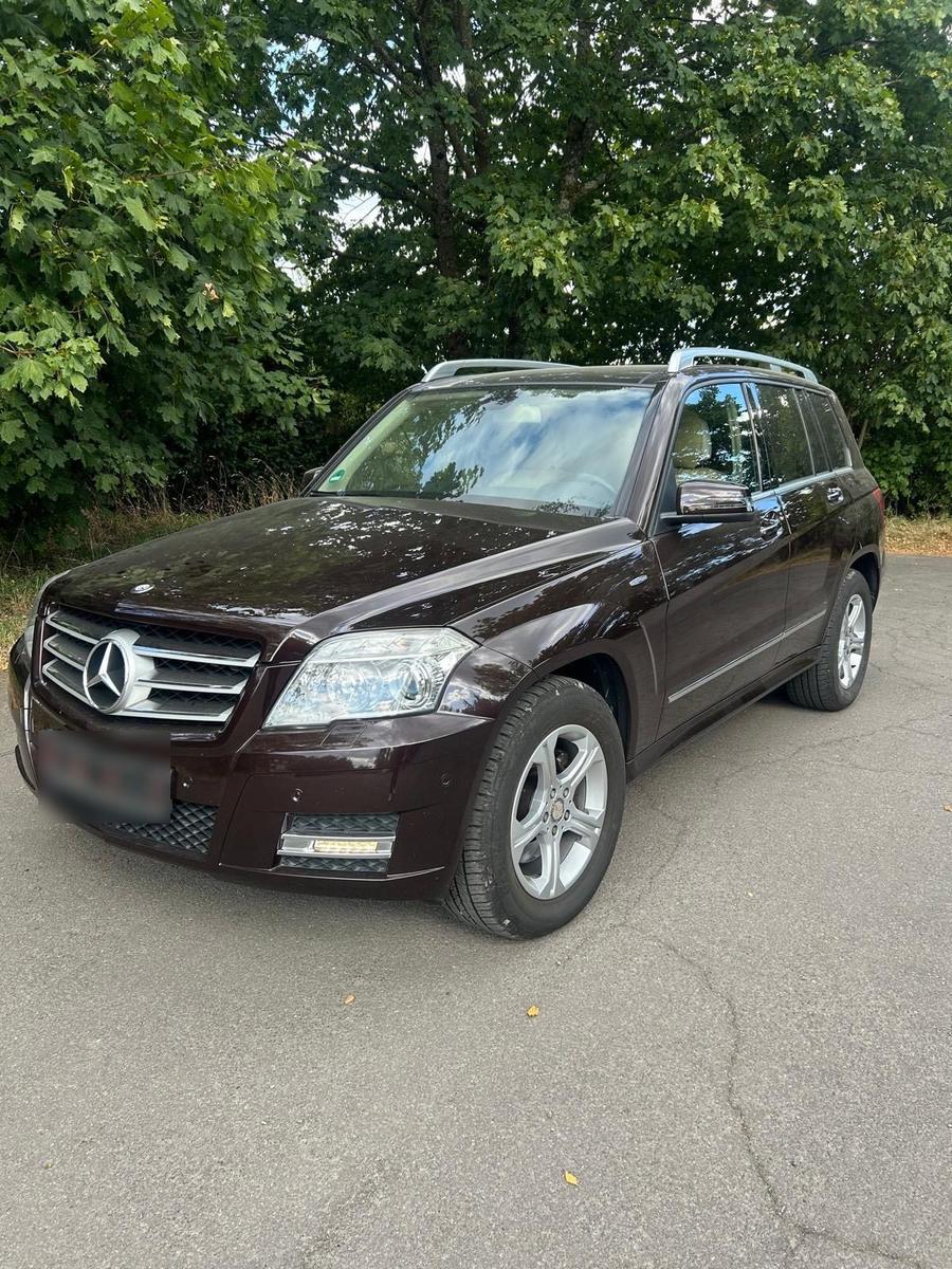 Mercedes-Benz GLK250 2012 — interior