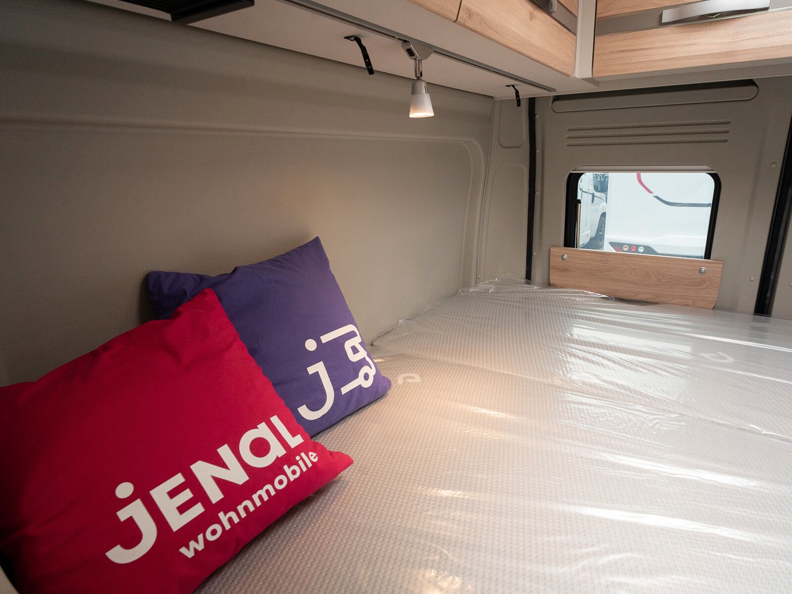 Fahrzeugabbildung Dethleffs Globetrail 600 DK Fiat Heckauszug/Rahmenfenster