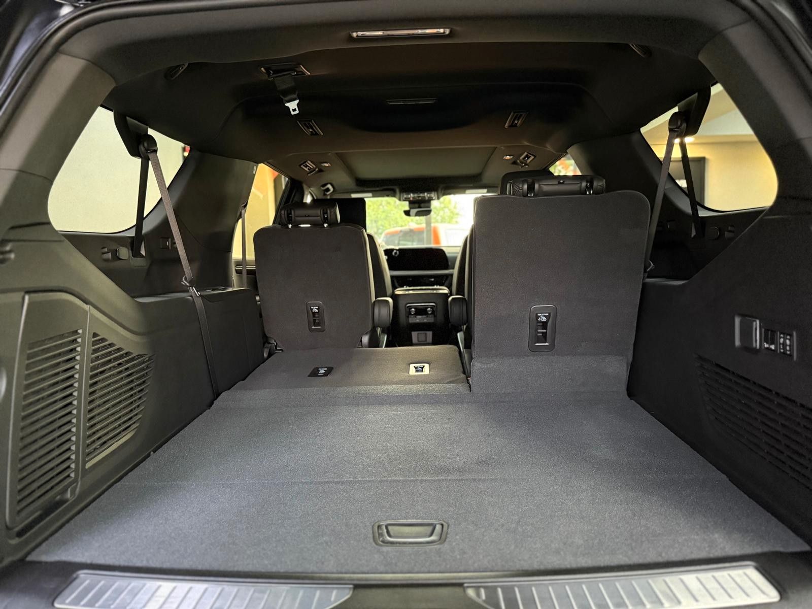 Fahrzeugabbildung Chevrolet 2026 SUBURBAN HIGH COUNTRY 24"-PANORAMA