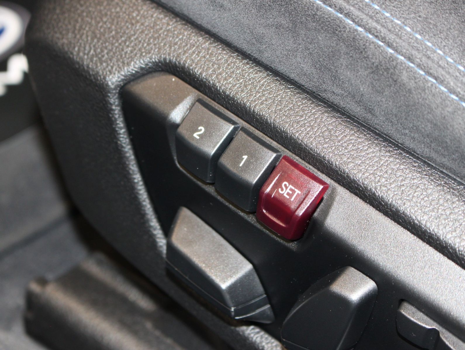 Fahrzeugabbildung BMW 335i xDrive M Sport*Head-up*Kamera*Harman-Kardon