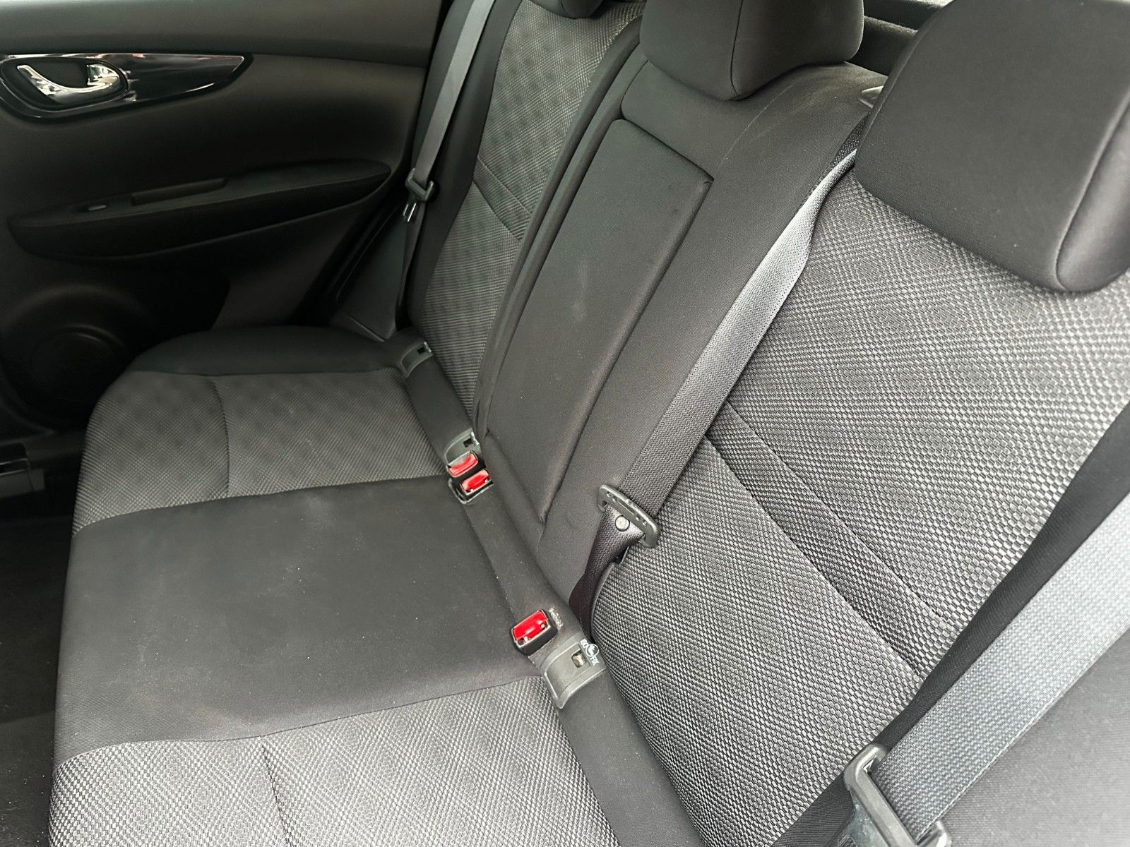 Fahrzeugabbildung Nissan Qashqai Autom. / Navi. / Sitzhzg.