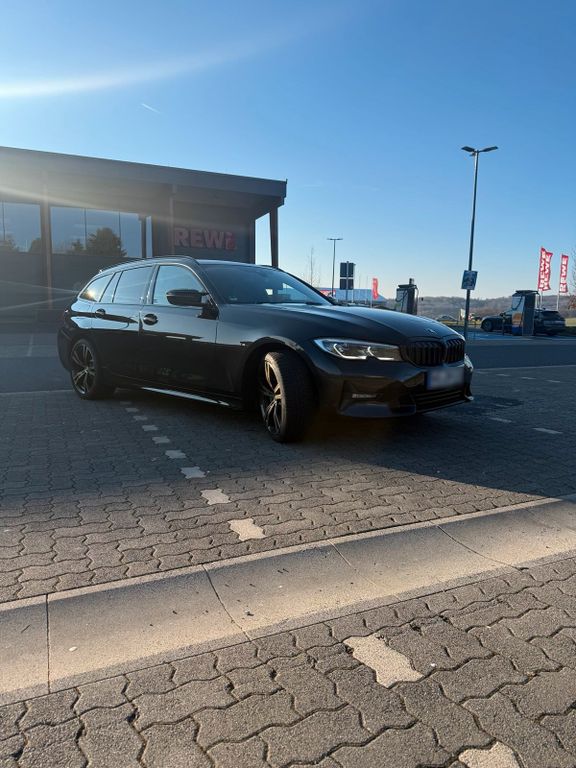 Image of BMW 330
