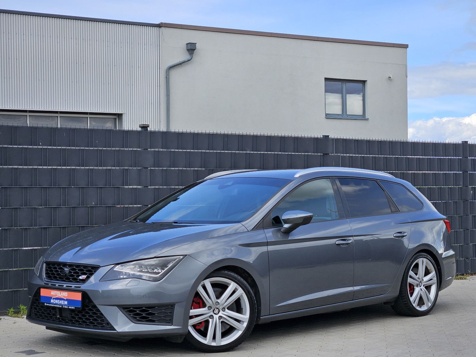 SEAT Leon ST Cupra 265 SPORT NAVI SHZ PDC DAB LED DCC