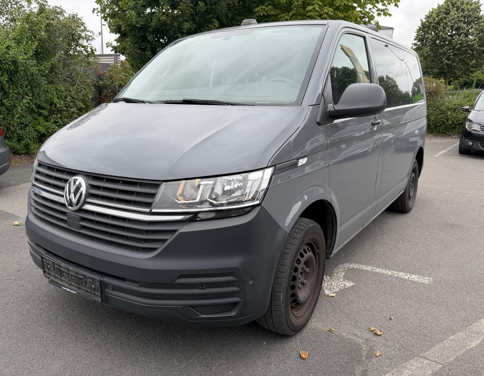 Volkswagen T6.1 Transporter 9-Sitzer