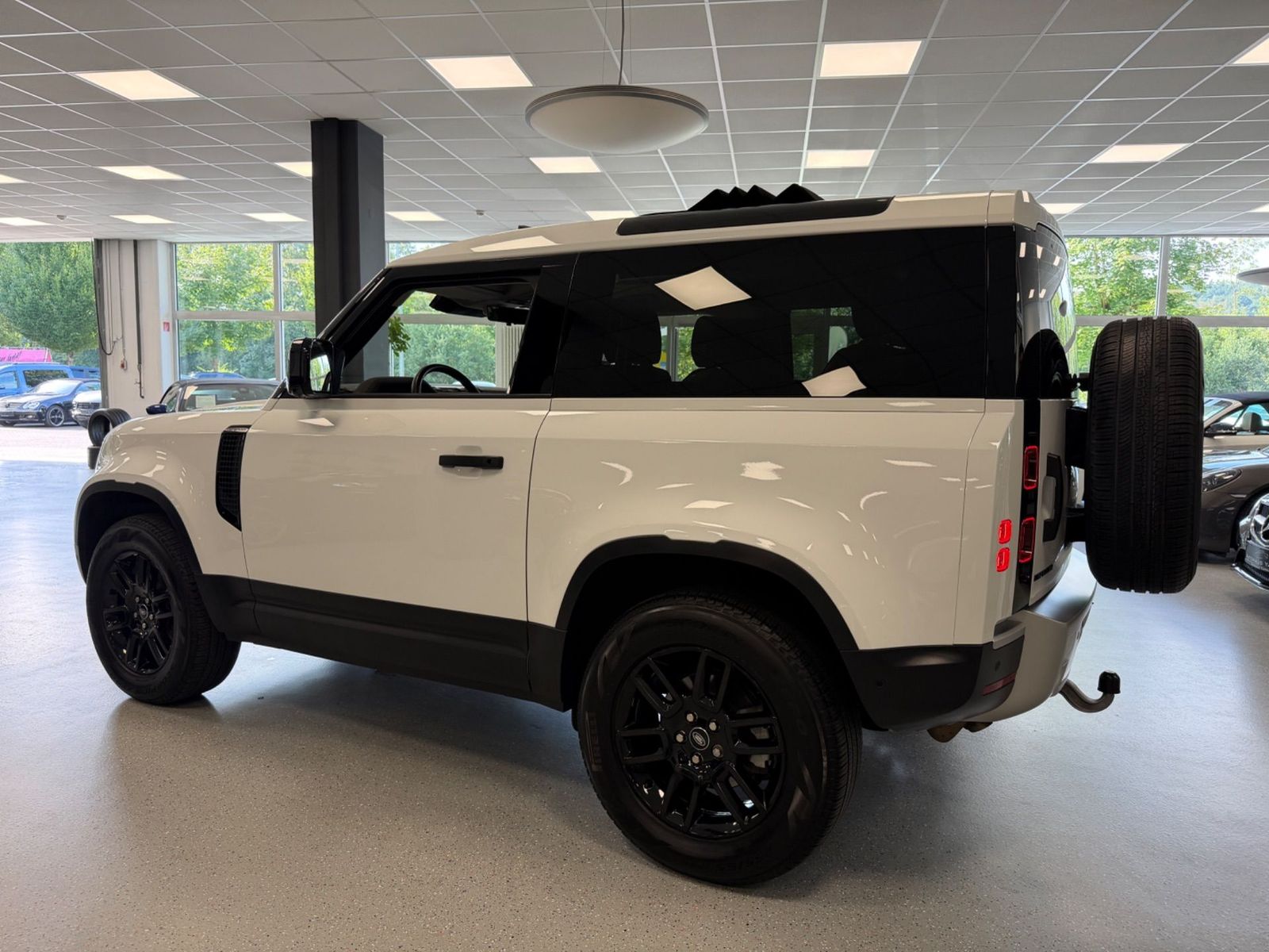 Land Rover Defender 90 3.0 D200|Faltdach|AHK|Design-P.|360° foto 17