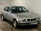 BMW e34 535i H-Zulassung - BMW 535 mit Benzin-Antrieb: Limousine, 535i E34
