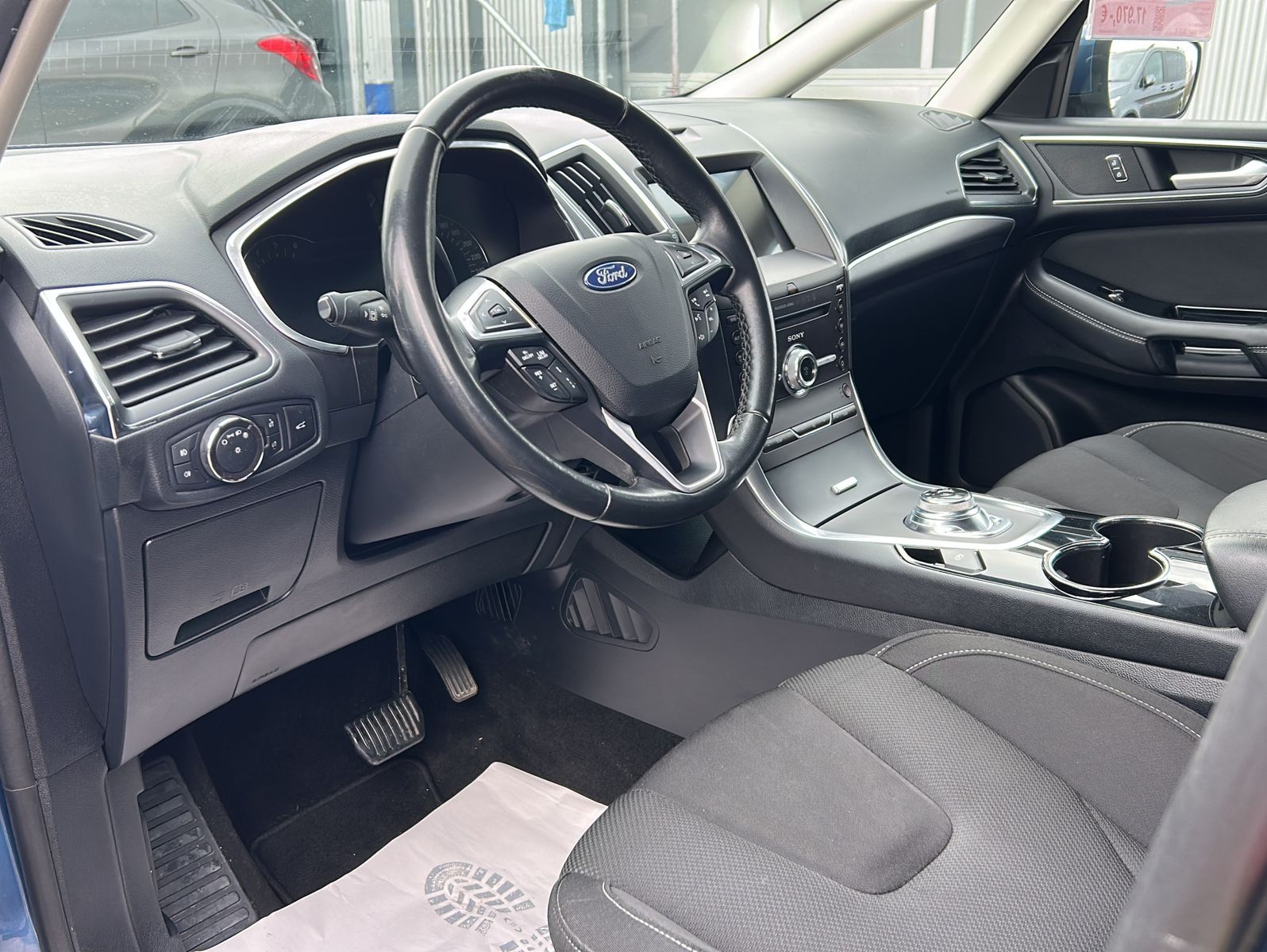 Fahrzeugabbildung Ford S-MAX 2,0 TCDi Titanium AWDLED - AHK