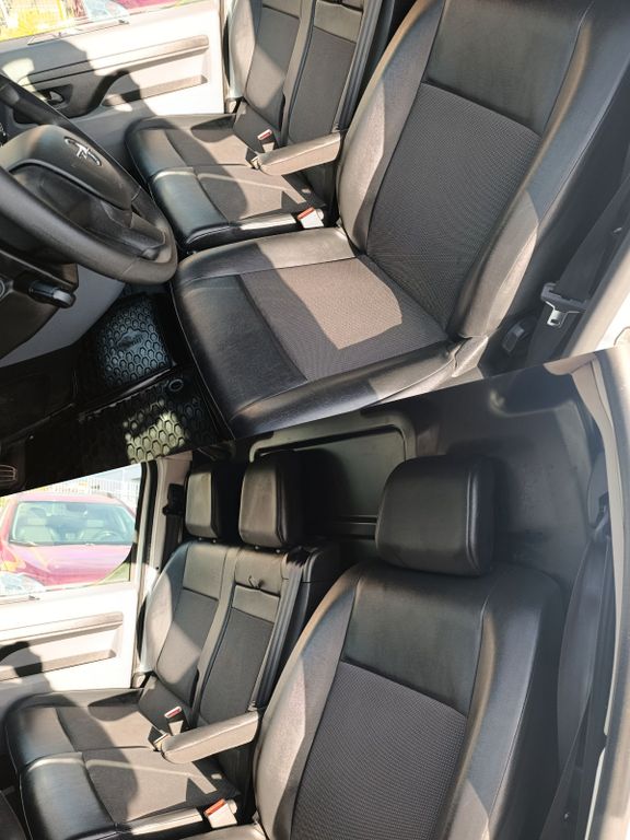 Opel Vivaro Kasten Edition M*NAVI*KAMERA*KLIMA*1HAND*