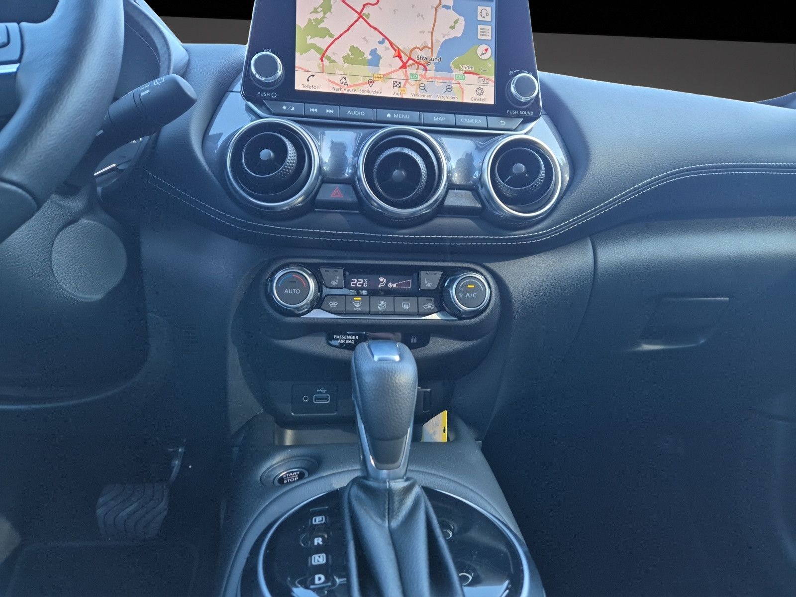 Fahrzeugabbildung Nissan Juke 1.0 DIG-T N-CONNECTA