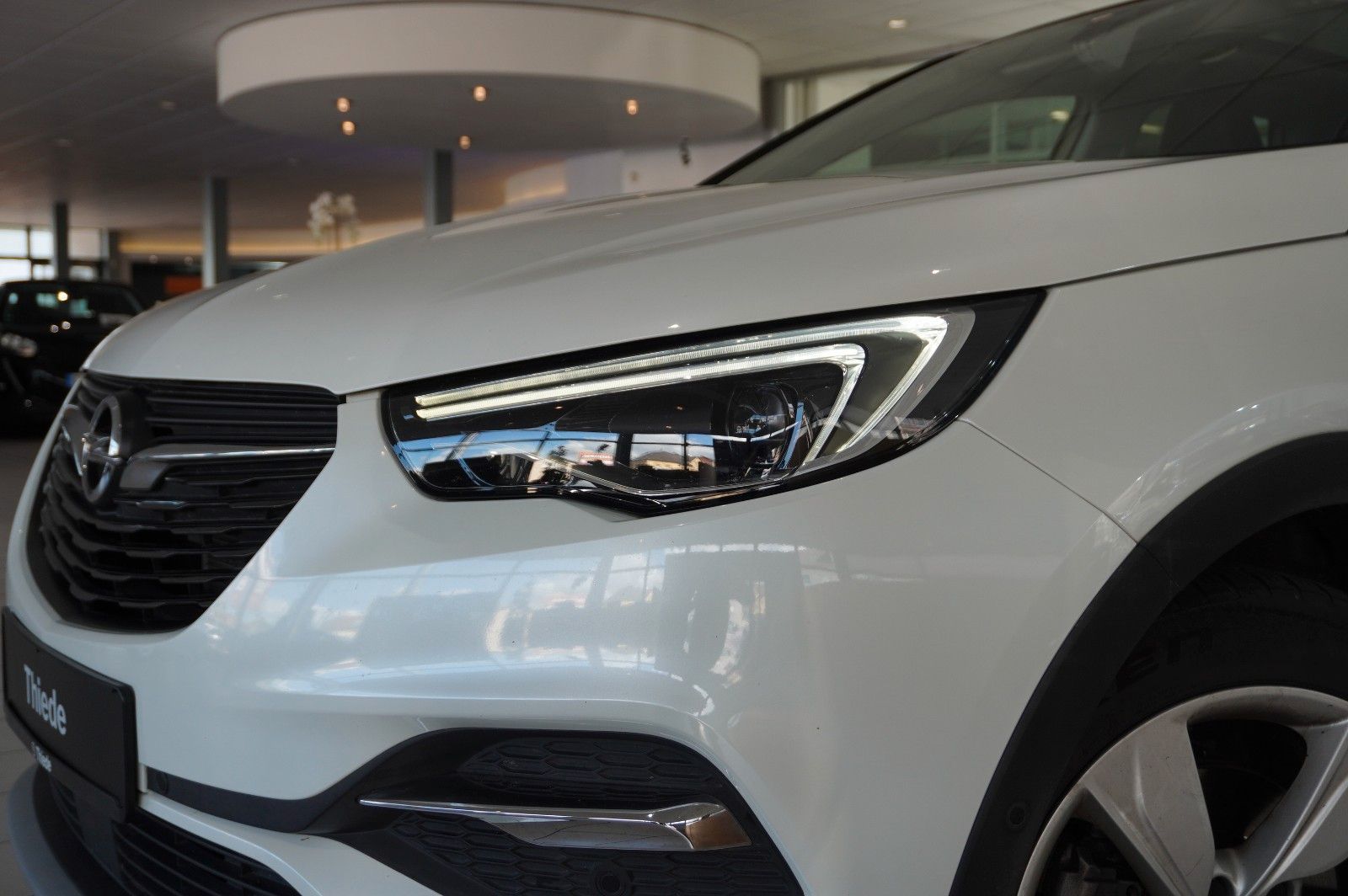 Fahrzeugabbildung Opel Grandland (X) 1.2T INNOV. NAVI/LED/KAMERA/PANO.