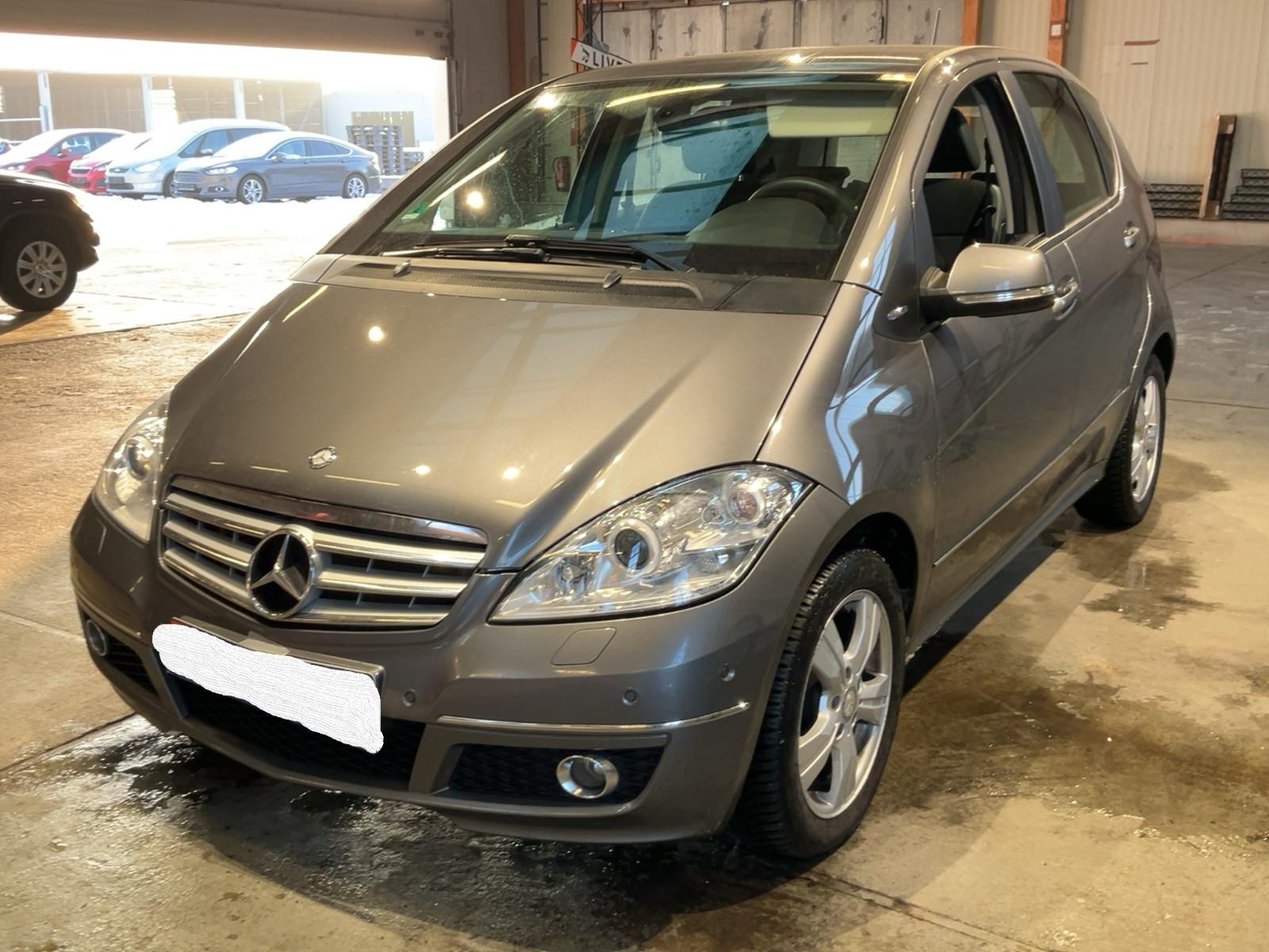 Mercedes-Benz A 160 AVANTGARDE BlueEFFI, wenig KM, Navi, SHZ