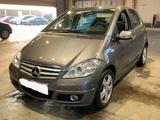 Mercedes-Benz A 160 AVANTGARDE BlueEFFI, wenig KM, Navi, SHZ - gebrauchte Mercedes-Benz A-Klasse aus dem Jahr 2012