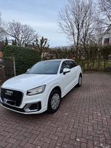 Audi Q2 1.4 TFSI COD design design / TÜV neu 04/2028