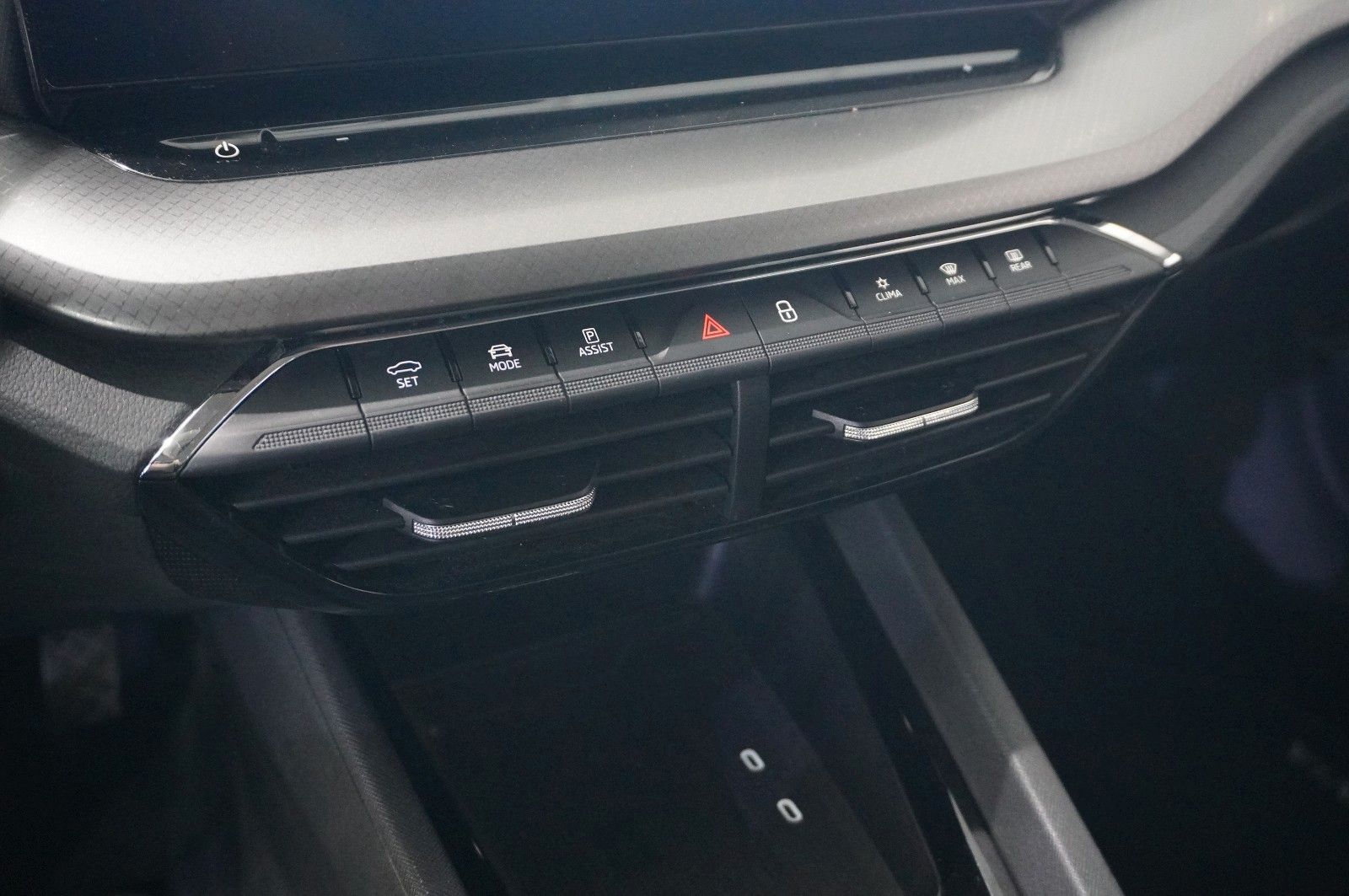 Fahrzeugabbildung SKODA Octavia Combi 2.0 TDI AMBITION DSG NAVI/LED/DAB+