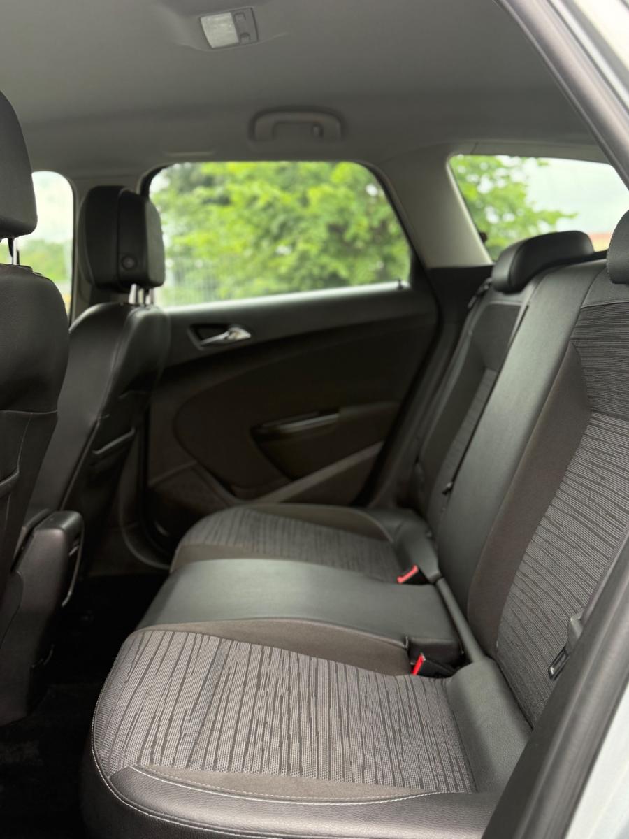 Opel Astra 2014 — photo 17