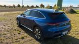 Mercedes-Benz EQC 400 4MATIC Service+ - mit Elektro-Antrieb: Blau, Ambiente-Beleuchtung, Geländewagen