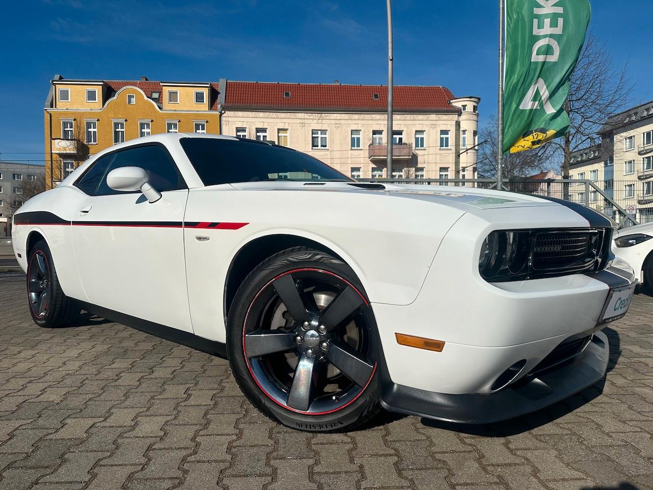 Dodge Challenger 5,7 HEMI V8 REDLINE / NAVI/ LED/ PDC