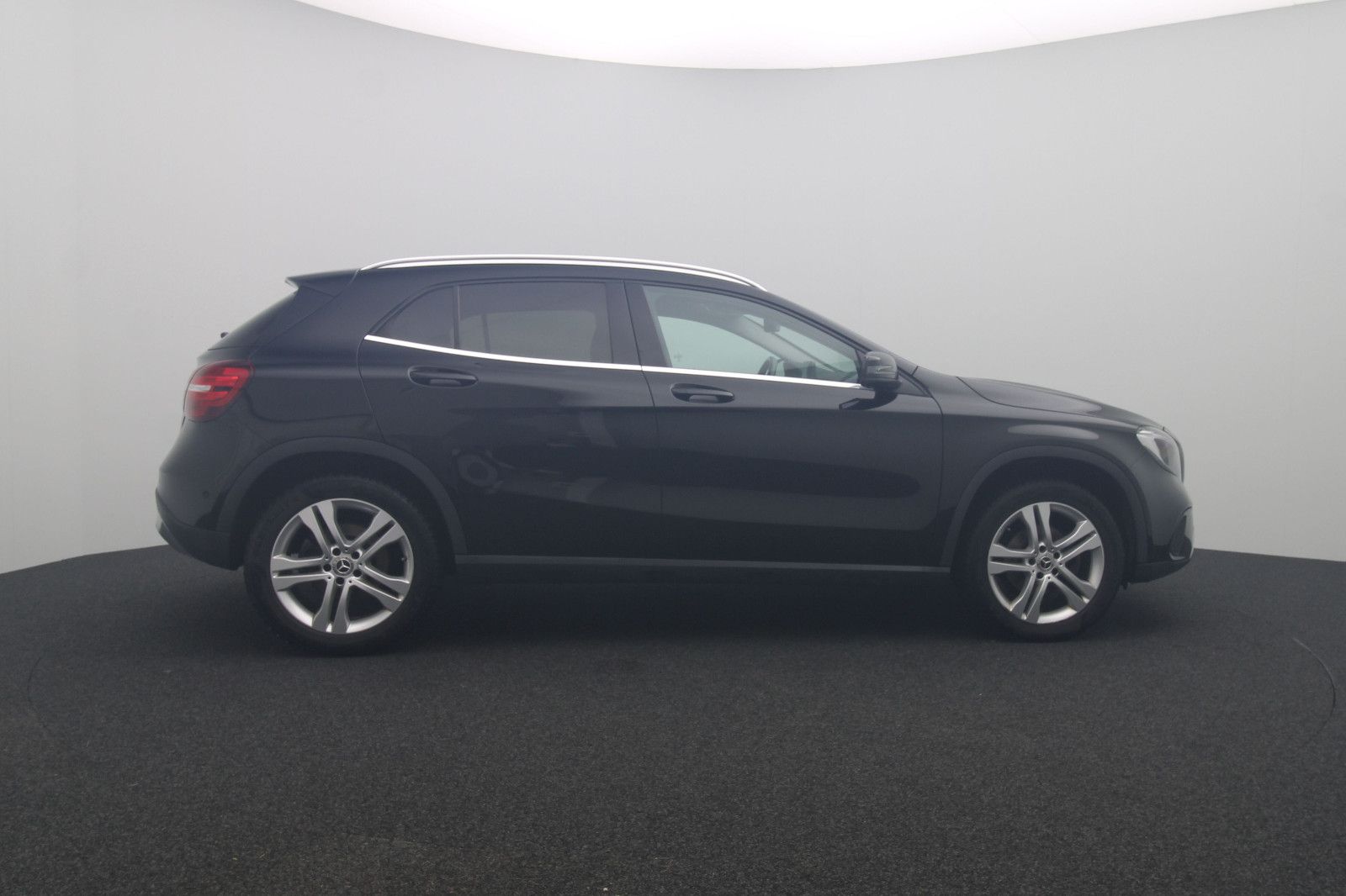 Fahrzeugabbildung Mercedes-Benz GLA 220 d 4Matic AHK NAVI KAMERA LED