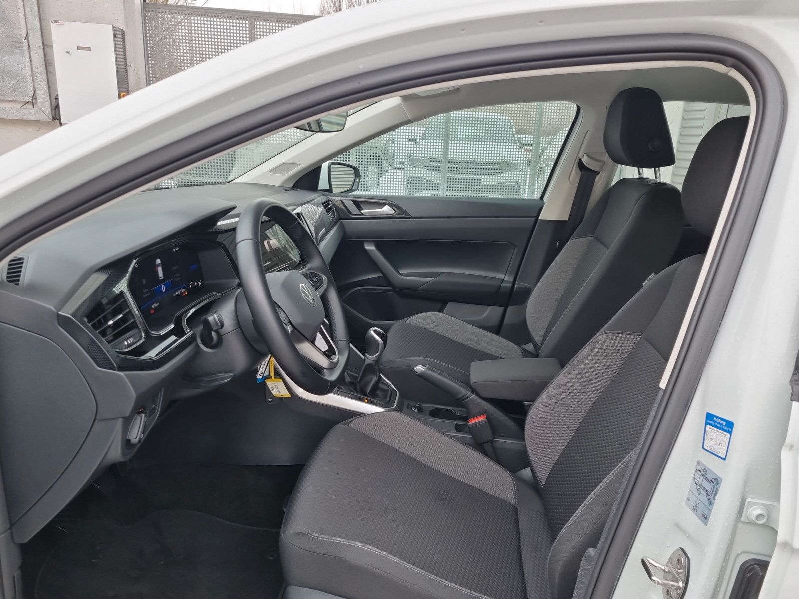 Fahrzeugabbildung Volkswagen Polo 1.0 Life LED DAB PDC