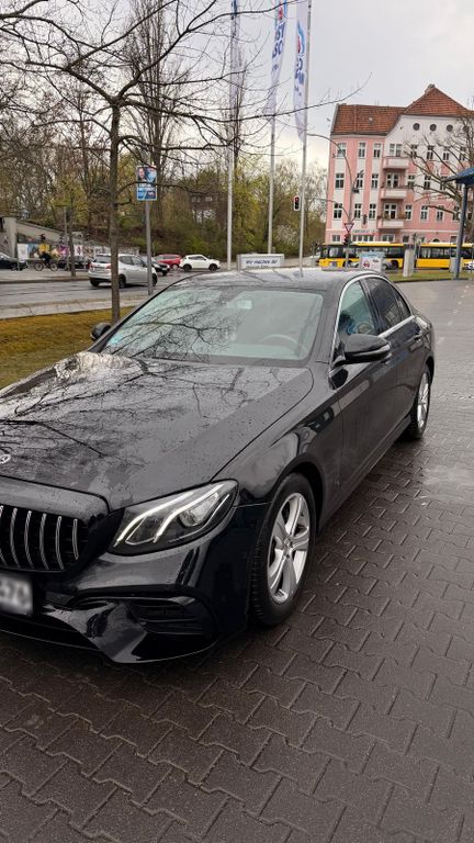 Image of Mercedes-Benz E 220