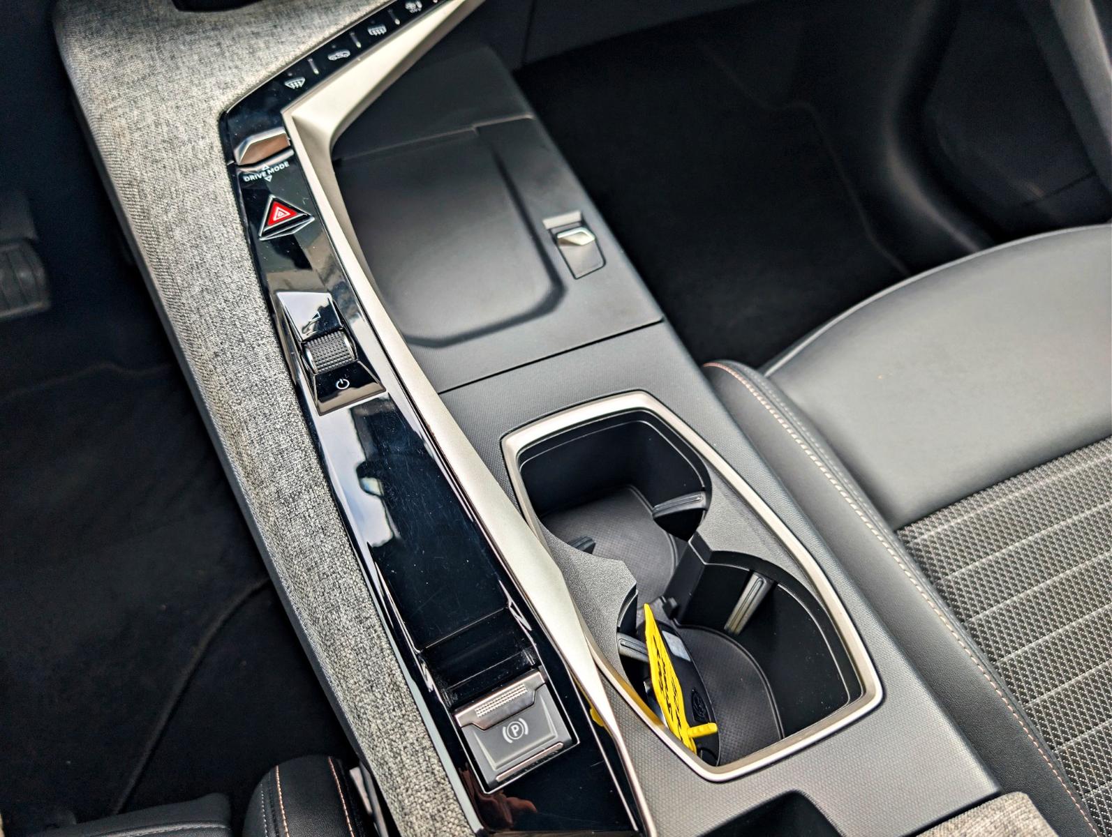Peugeot 3008 Hybrid 136 Allure| Full LED|Induktionsladen