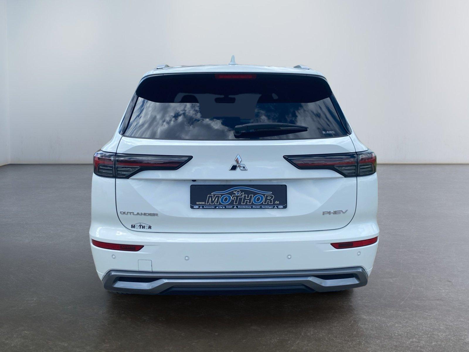 Mitsubishi Outlander Top Luxury 2.4 PHEV ACC+PDC+STH+PANO