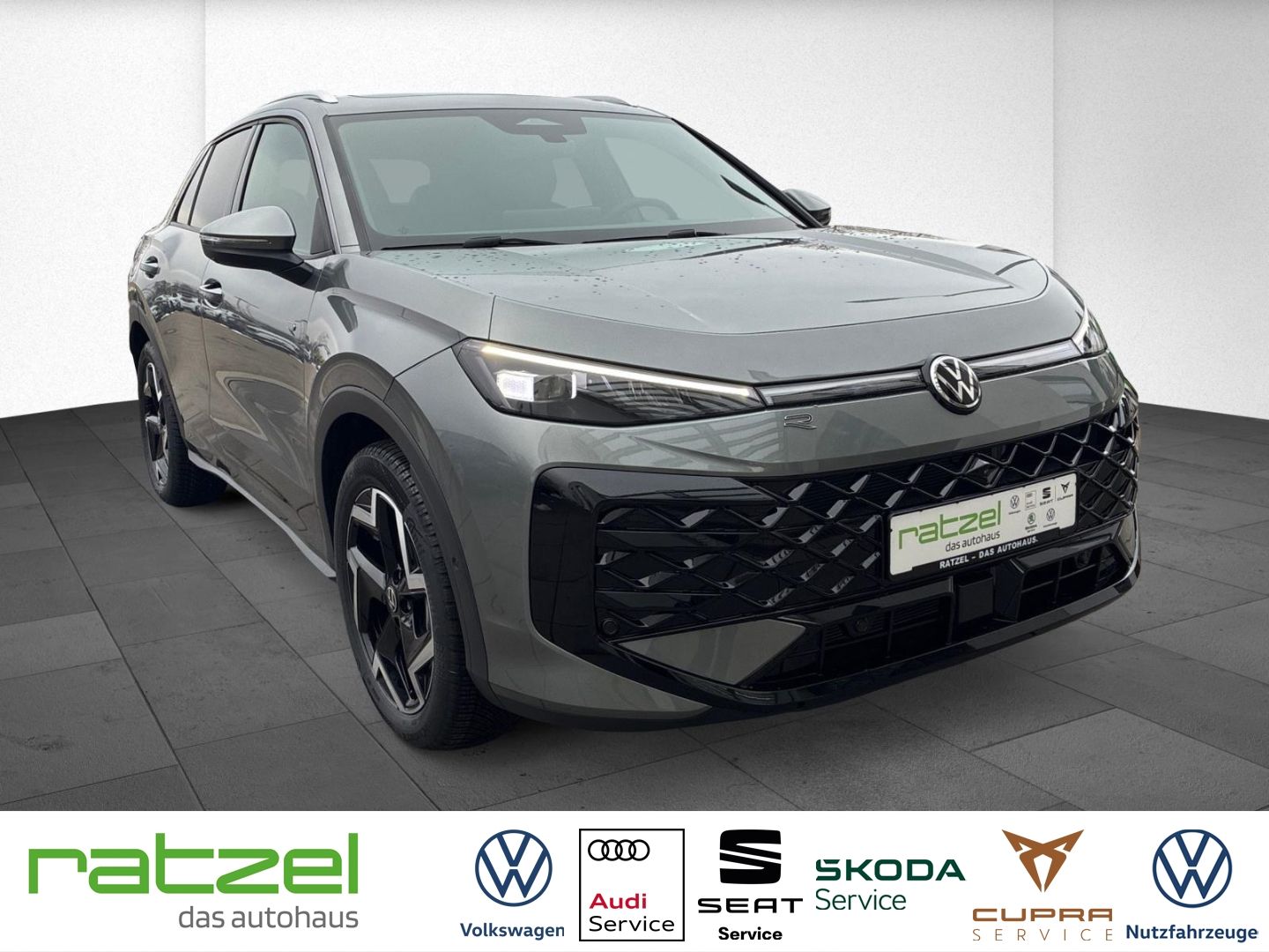 Volkswagen T-Roc R-LINE 1.5 eTSI PANO+Allwetter+IQ.Light
