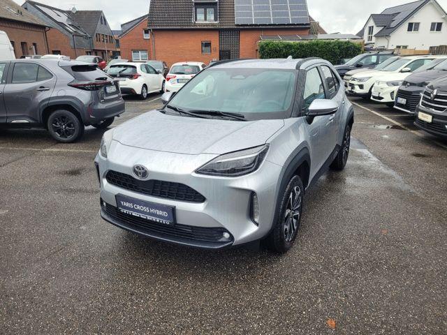 Toyota Yaris Cross Hybrid  Teamplayer Safety u.Winter P