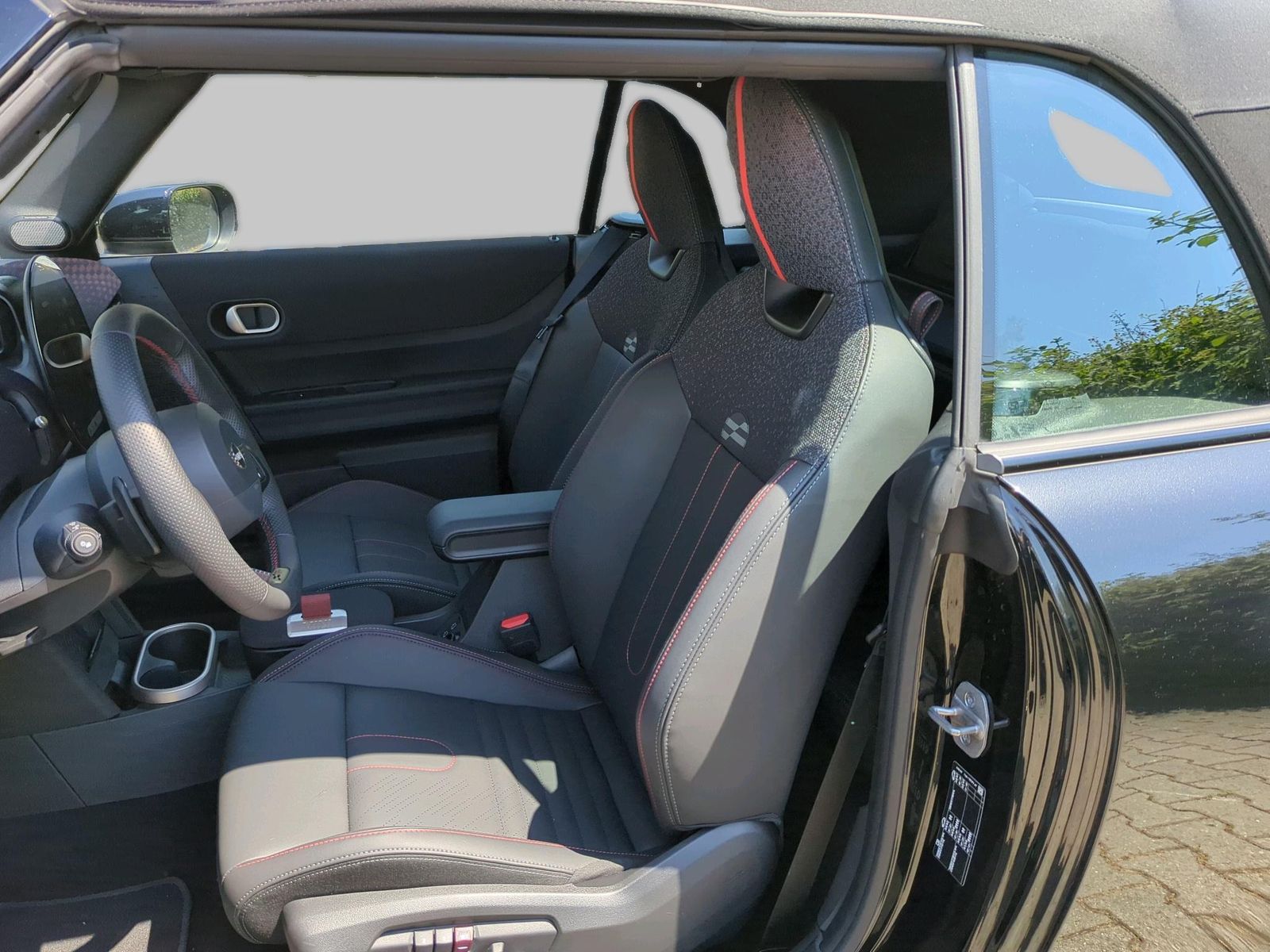 MINI John Cooper Works Cabrio - Bild 11