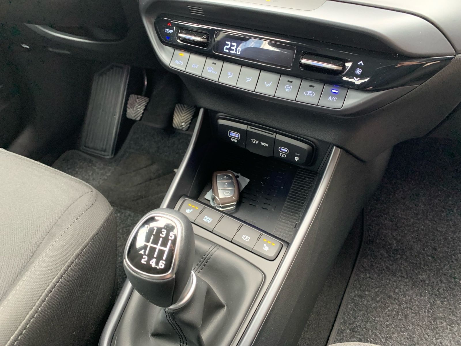 Fahrzeugabbildung Hyundai i20 1.0 T-GDI Trend Navi LED BOSE 1Hd
