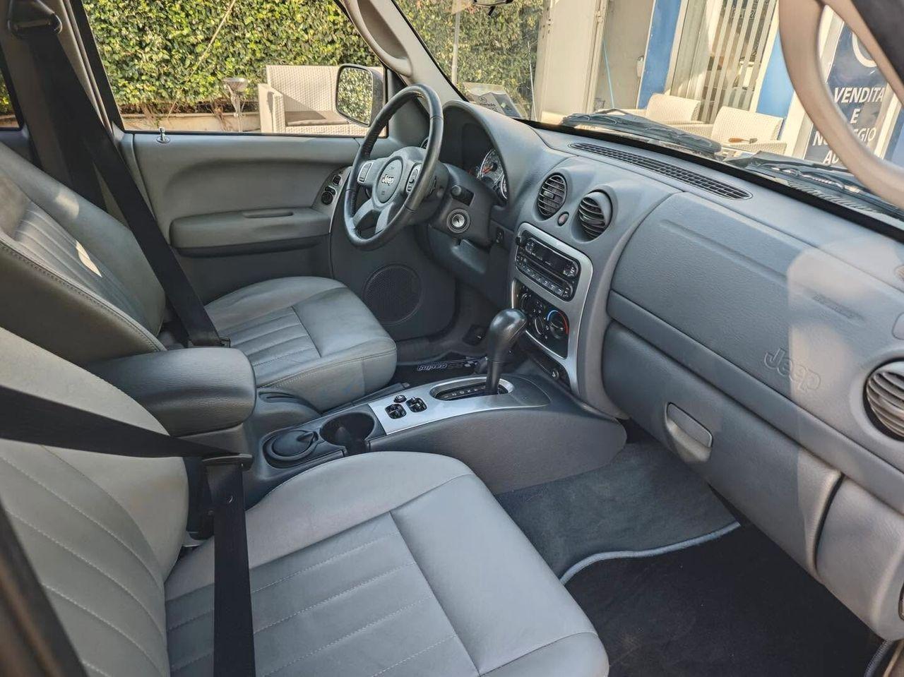 Jeep Cherokee 2005 — engine 2.776 cm³, 163 HP (120kW)