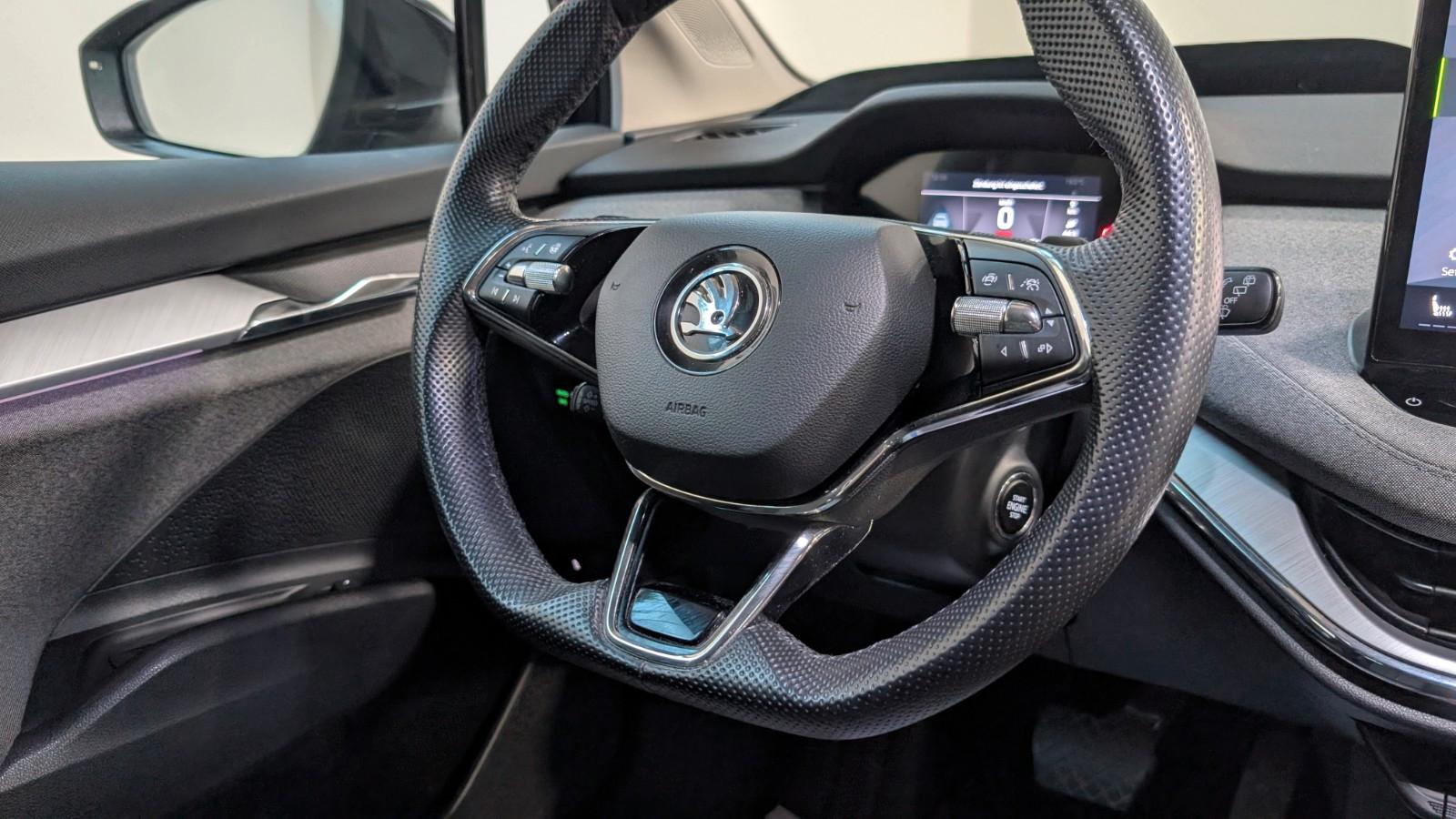 Skoda Enyaq 80 Loft ACC*SIDE*AHK*HUD*MEMO*KAM*W-PUMPE