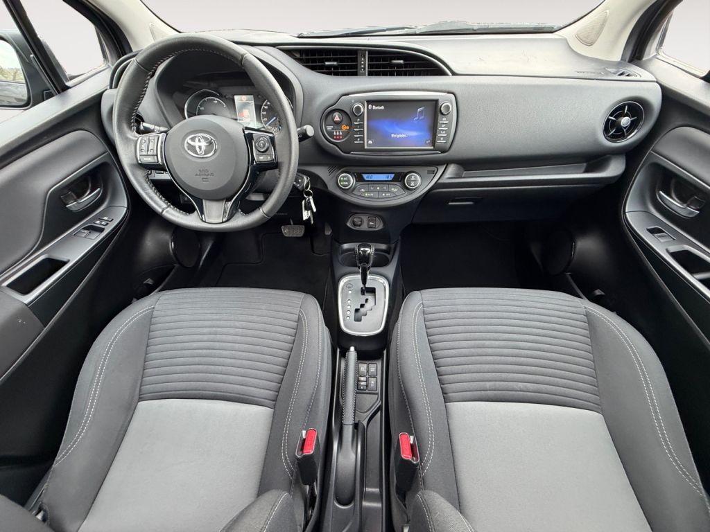 Fahrzeugabbildung Toyota Yaris Hybrid 1.5 VVT-i Team Deutschland