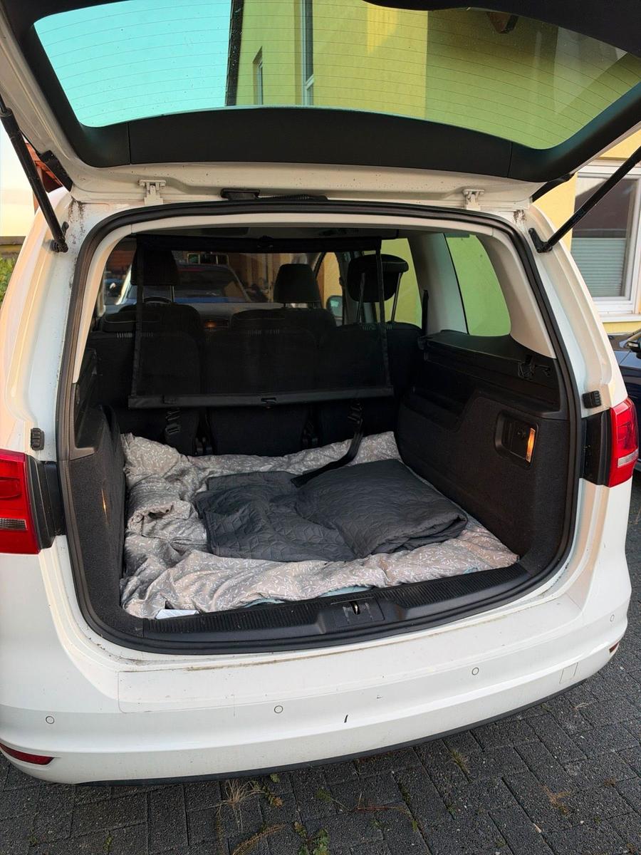 Volkswagen Sharan 2012 — photo 8