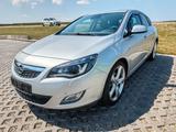 Opel Astra J Lim. 5-trg. Sport Leder 19" Xenon - Opel Astra aus 2011: J
