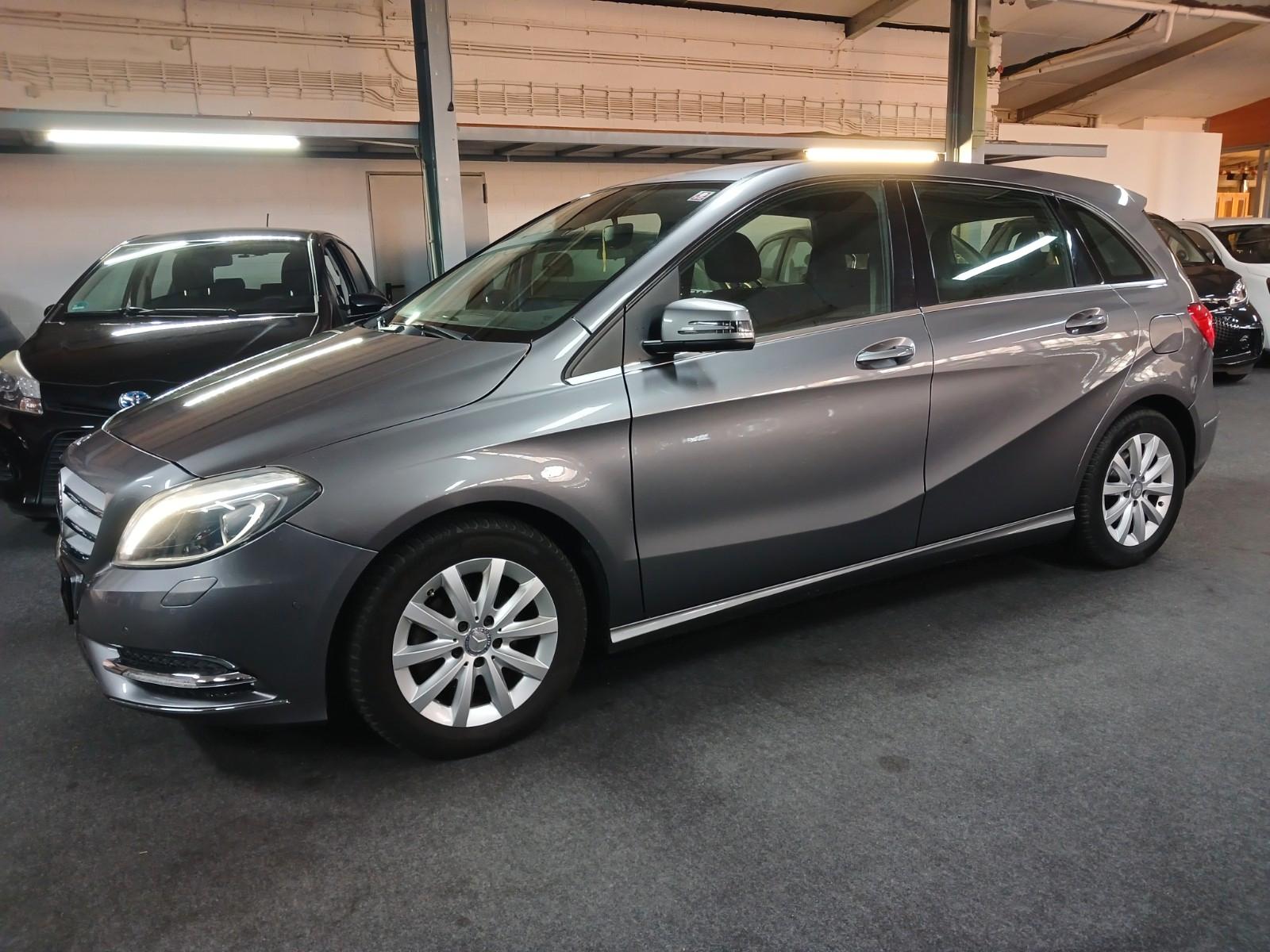 Mercedes-Benz B 180 AHK LED NAVI AUTOMATIK AHK HU NEU