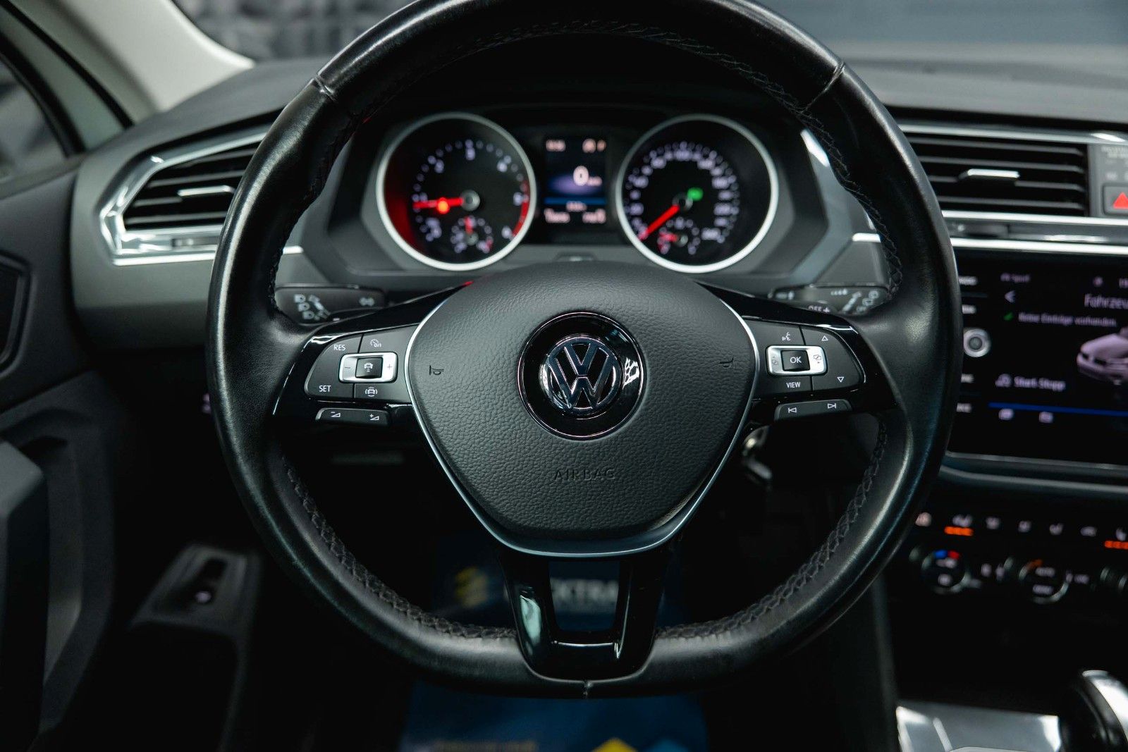 Fahrzeugabbildung Volkswagen Tiguan Comfortline R-Line+ 4Motion *LED*ACC*DAB*
