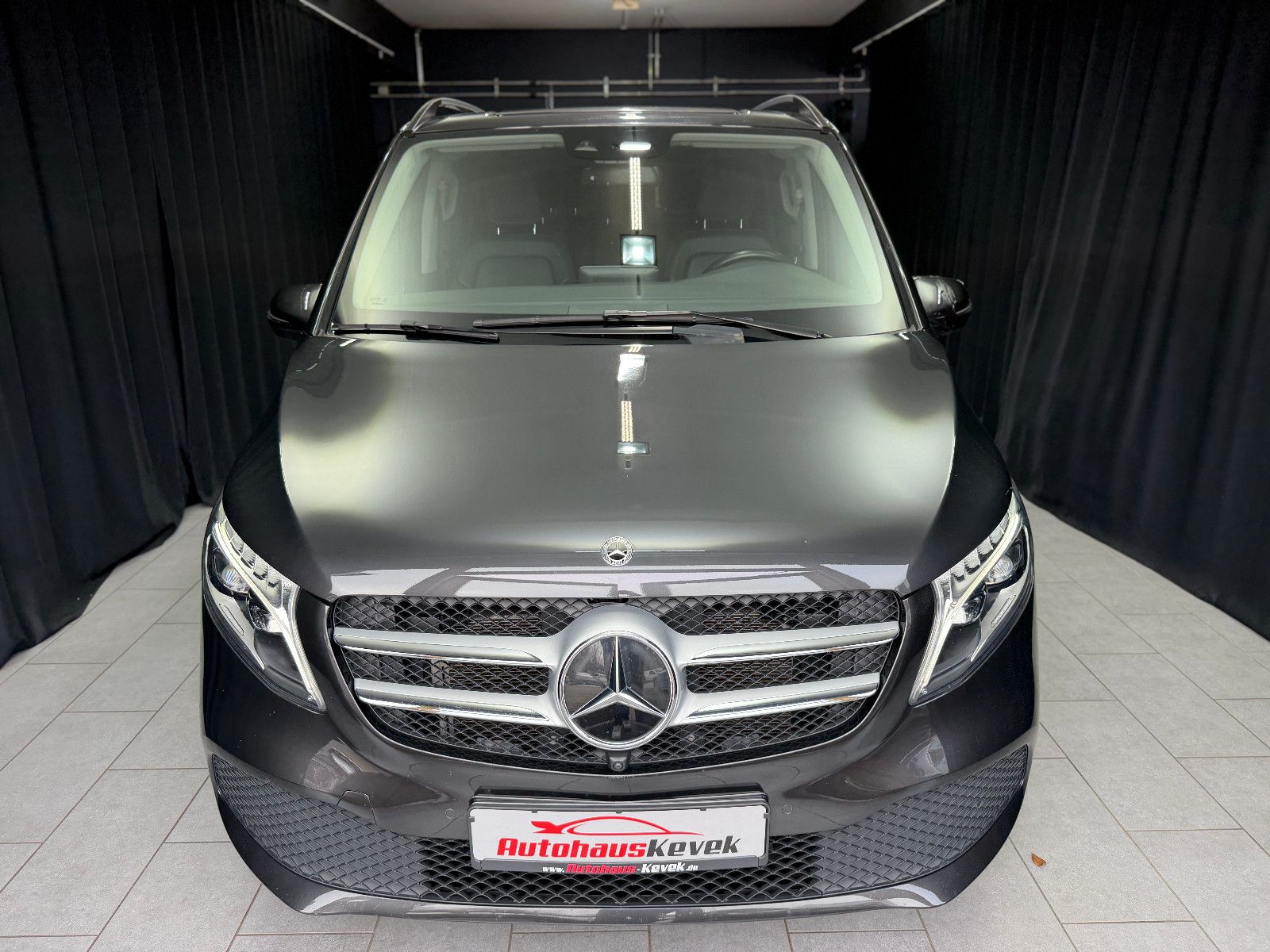 Fahrzeugabbildung Mercedes-Benz V300 d AVANTGARDE EDITION 4MATIC lang|BURMESTER|