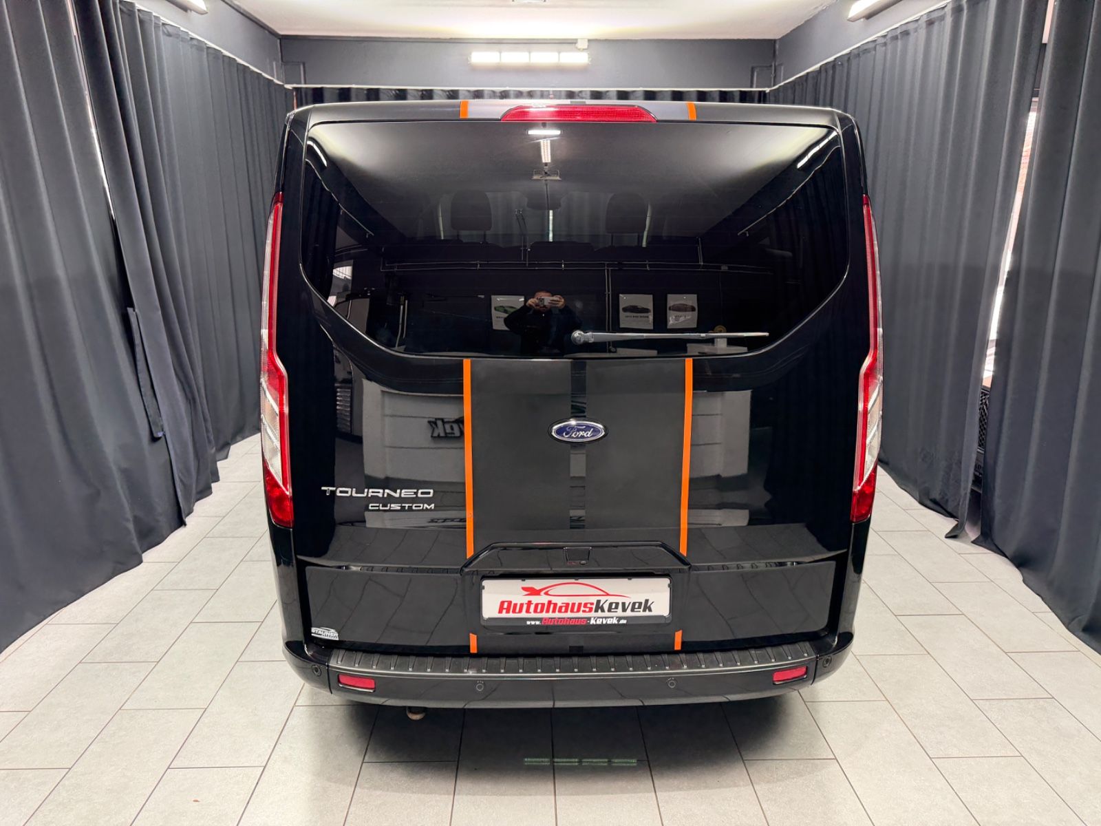 Fahrzeugabbildung Ford Tourneo Custom Sport|AUTOMATIK|LEDER|NAVI|8-SITZ