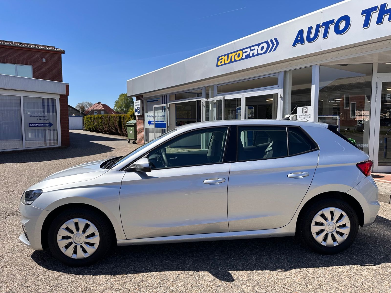 Fahrzeugabbildung SKODA Fabia 1.0 MPI Ambition APP/Klima/GJR