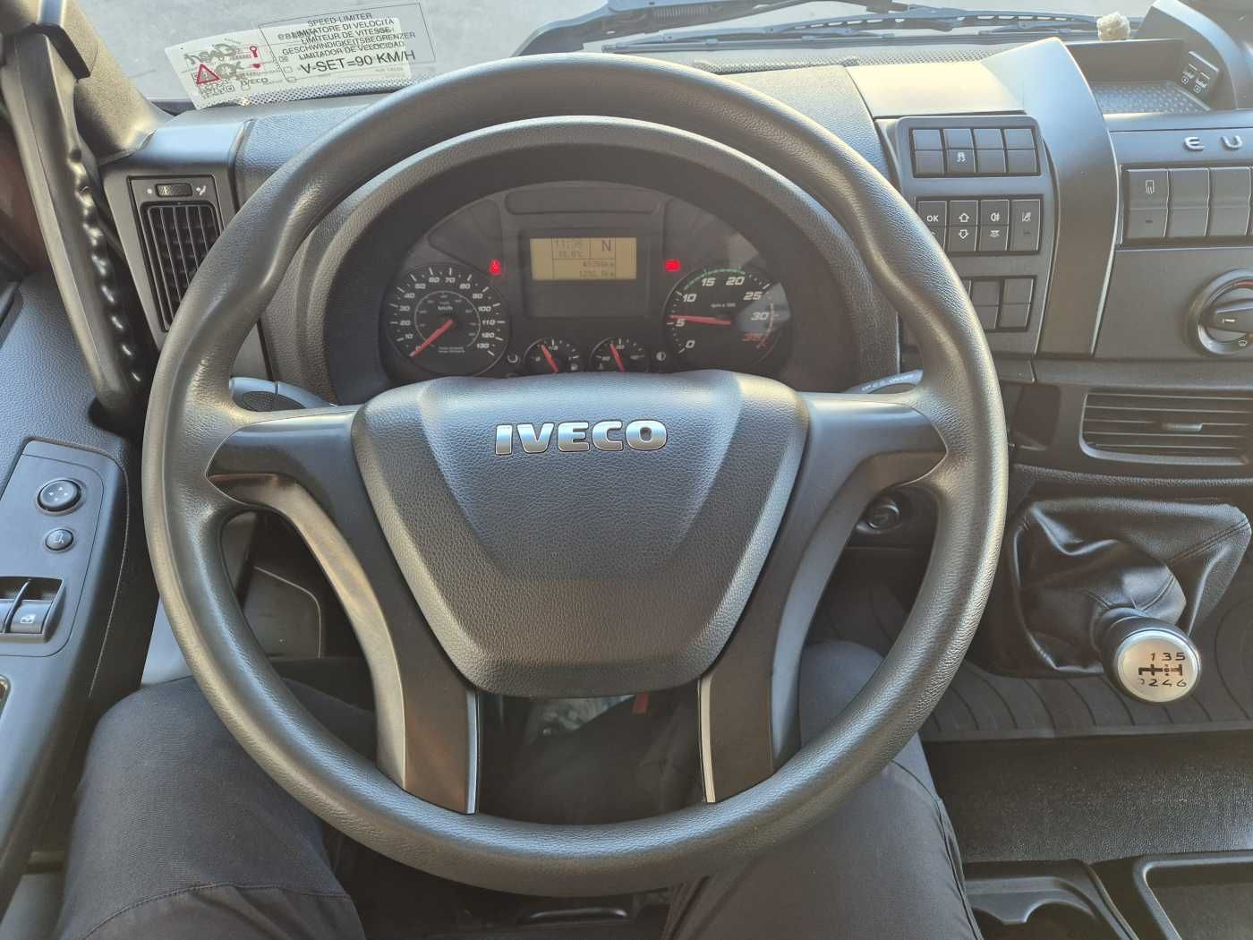 Fahrzeugabbildung Iveco Eurocargo ML140E25/P Maschinentransporter Winde