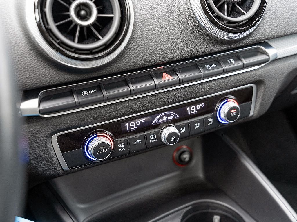 Fahrzeugabbildung Audi A3 1.6 TDI Ambiente PDC GRA ISOFIX KLIMA RADIO