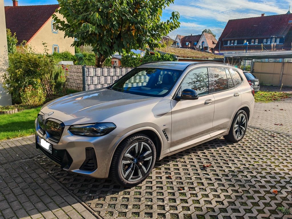 BMW iX3