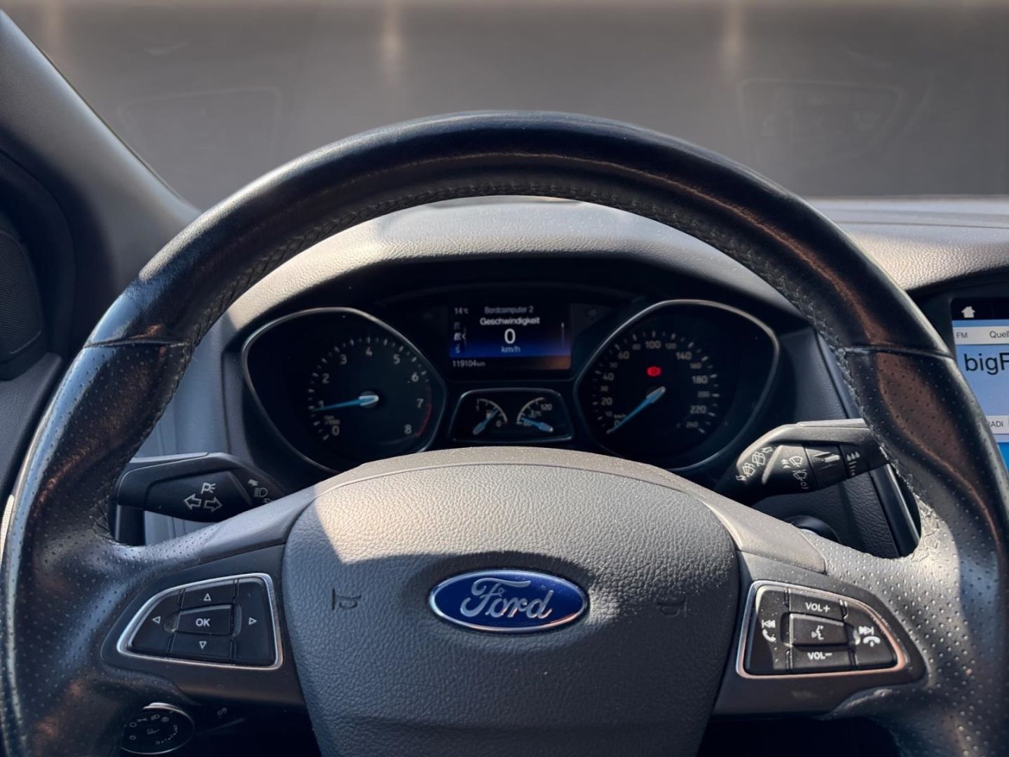 Fahrzeugabbildung Ford Focus Turnier ST-Line Sportpaket Navi Mehrzonenk