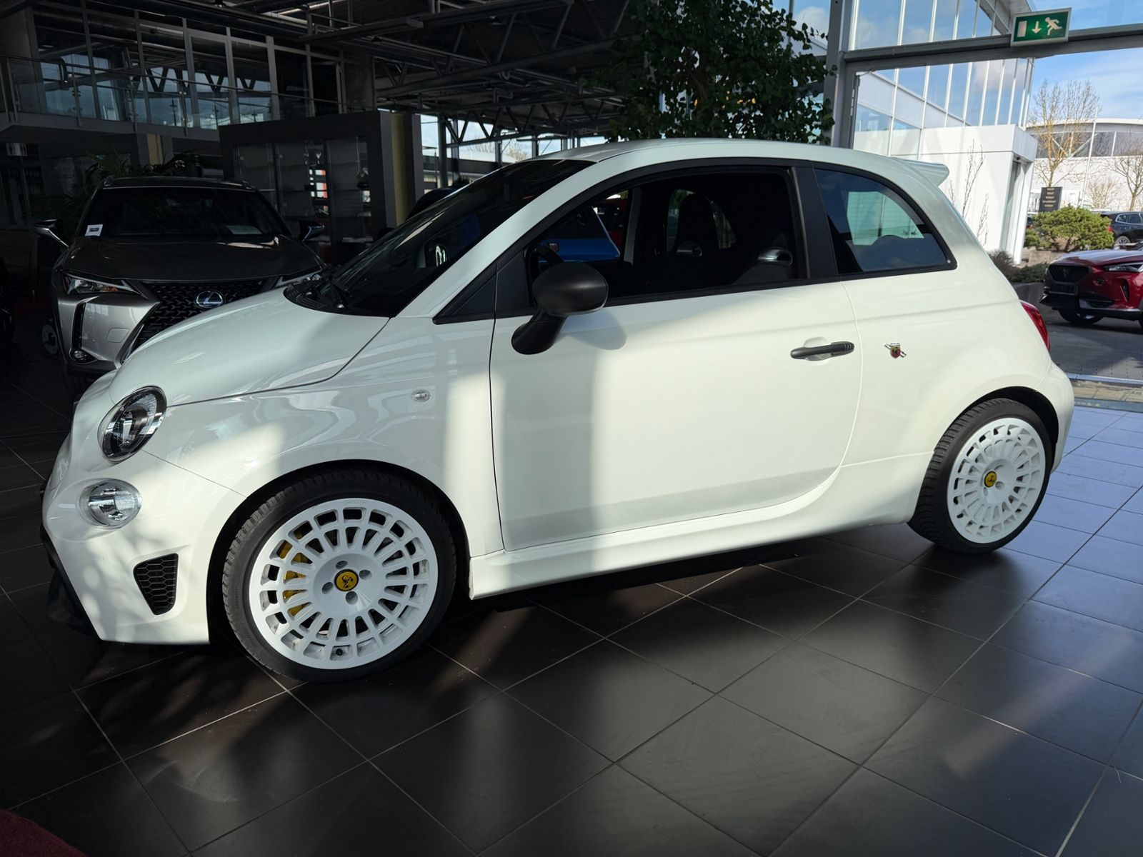 Fahrzeugabbildung Abarth 695 1.4 T-Jet BEATS NAVI ALU